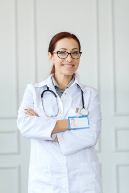 Hastane ve ilaç. Doktor işte.