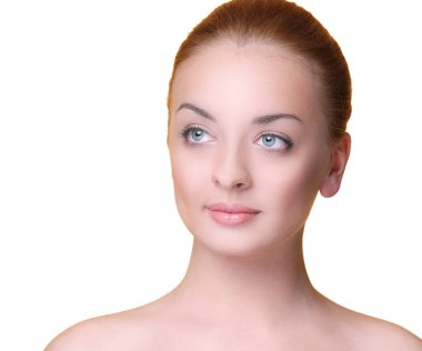 Beyaz arka planda güzel bir kız