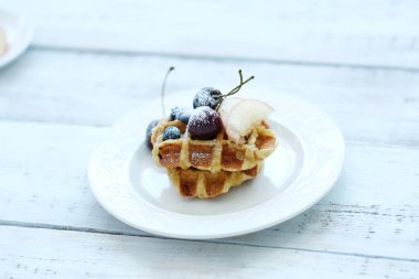 Lezzetli waffle 'lar masada.