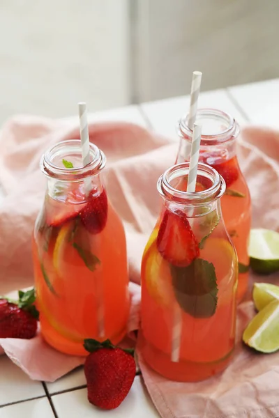 Lemonade Refreshing Drink Table — Stock Photo, Image