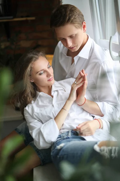 Relacionamento Bonito Casal Cozinha — Fotografia de Stock