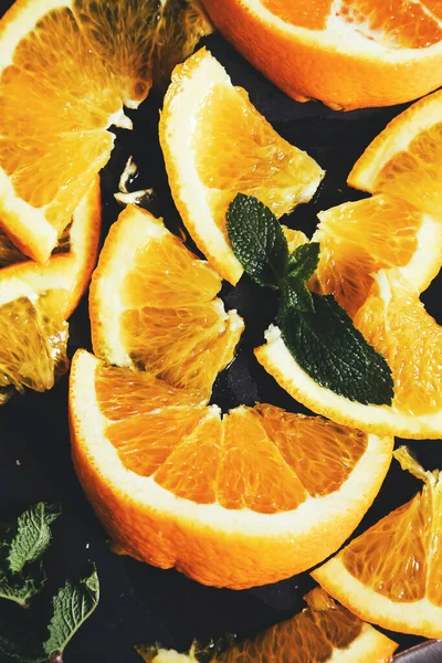 テーブルの上のオレンジジュース — ストック写真