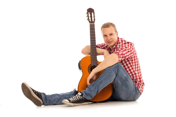 Joven Músico Con Guitarra Madera — Foto de Stock