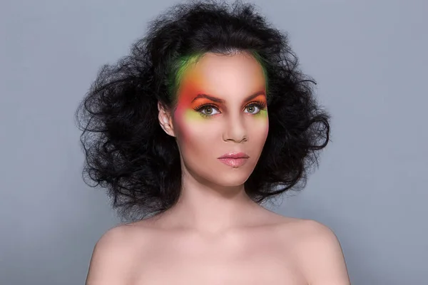 Menina Bonita Com Maquiagem Colorida — Fotografia de Stock