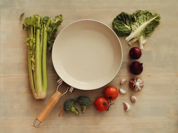 Padella Con Verdure Tavola — Foto Stock