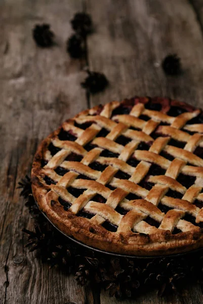 Eten Heerlijke Bosbessentaart Tafel — Stockfoto