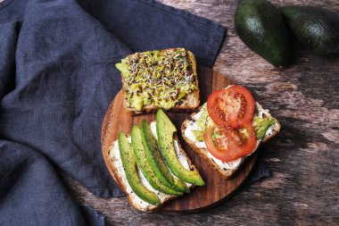 Tahta masada nefis bir tost.