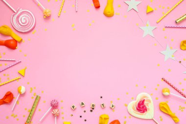 Şenlikli. Pembe arkaplanda parti nesneleri