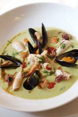 Lokantada nefis yemekler.