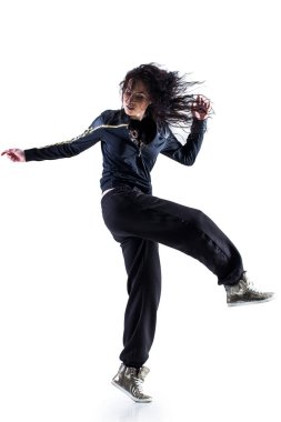 Beyaz arka planda hip-hop dansçısı
