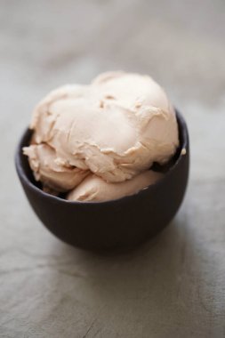 Sağlık ve kaplıca. Bir kasede krema