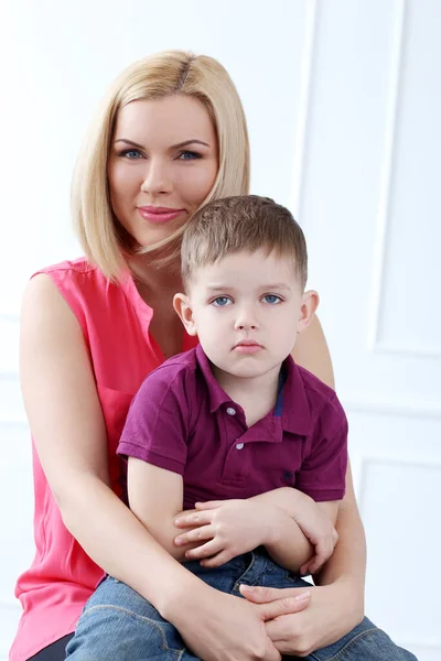 Famille Belle Femme Avec Enfant Adorable — Photo