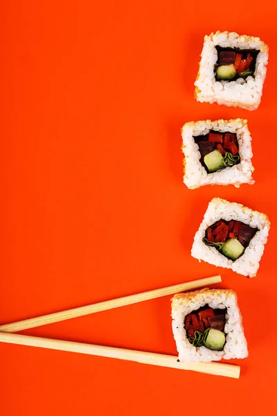 Jídlo Lahodné Sushi Stole — Stock fotografie