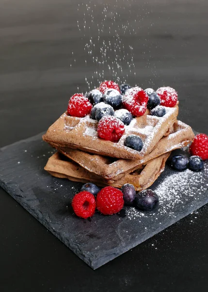 Comida Delicioso Waffle Sobre Mesa — Foto de Stock