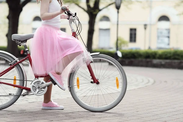 Rue Femme Avec Vélo Plein Air — Photo