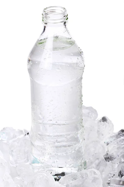 Świeża Woda Butelce Lodzie — Zdjęcie stockowe