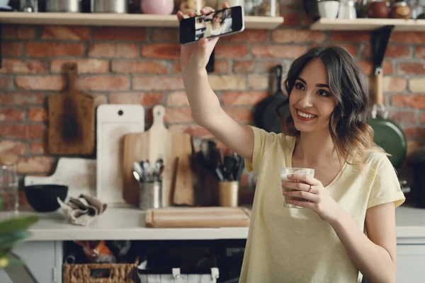 Lovely Girl Kitchen — Stock Photo, Image