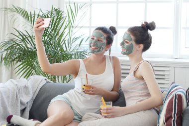 Güzellik. Kaplıca salonundaki kadınlar