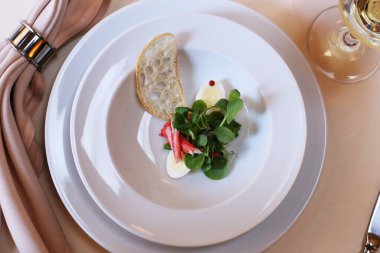 Lokantada nefis yemekler.