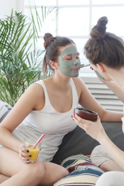 Güzellik. Kaplıca salonundaki kadınlar