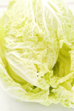 Sebze. Masada taze salata.