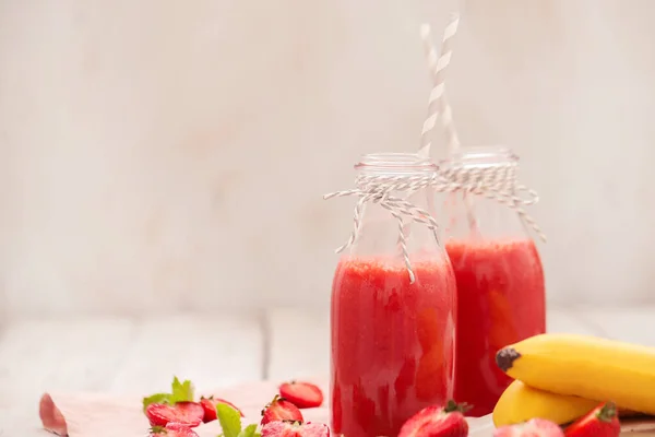 Délicieux Smoothie Boisson Sur Table — Photo