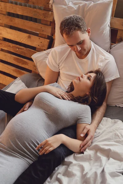 아름다운 임신부와 — 스톡 사진