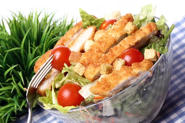 Gesunder Salat Mit Huhn Und Gemüse Schüssel — Stockfoto