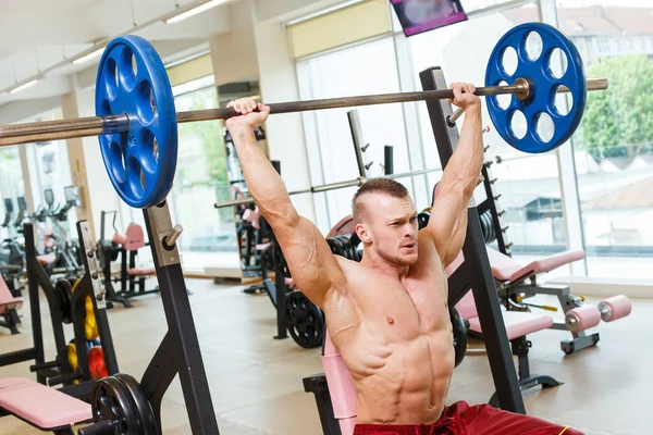 Fitness Bodybuilding Uomo Potente Durante Allenamento — Foto Stock