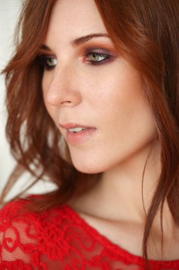 Güzellik ve moda. Yakından güzel bir kız.