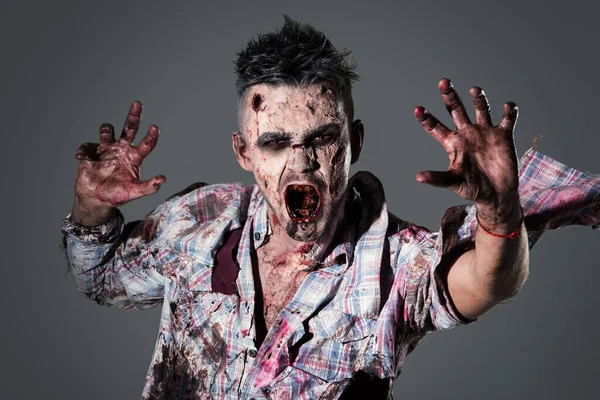 Zombie Agressif Effrayant Dans Les Vêtements — Photo