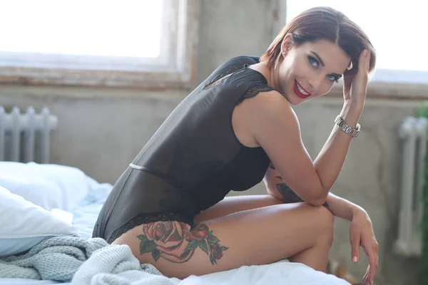 Красуня Красива Дівчина Татуюванням — стокове фото