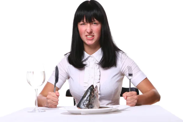 Una Hermosa Mujer Comiendo Pescado Fresco Bebiendo Vino — Foto de Stock