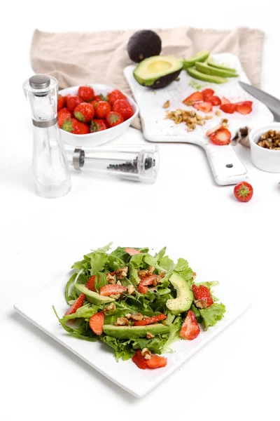 Délicieuse Salade Sur Table — Photo