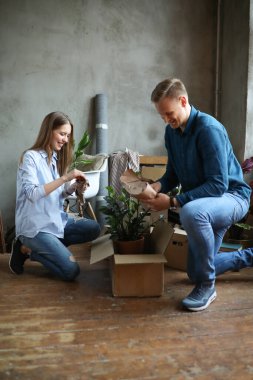 Lovely couple is ready to move to new home
