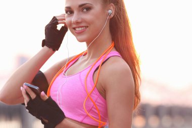 Açık hava sporu. Sokaktaki güzel kız