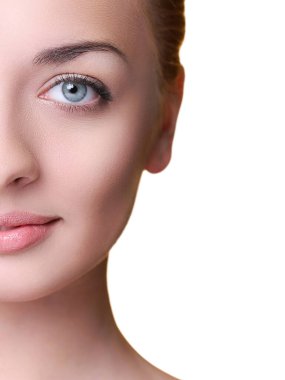 Beyaz arka planda güzel bir kız