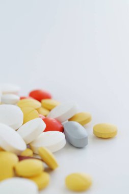 Eczacılık. Uyuşturucular masada.