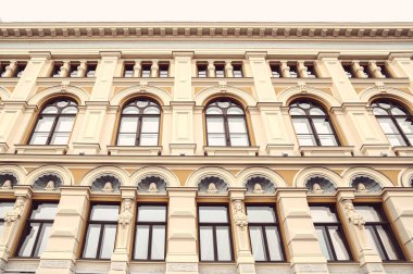 Eski şehir evlerinin pencereleri