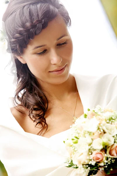 Happy Bride Autumn Park Beautiful Bouquet Flowers — Stock Photo, Image