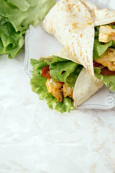 Leckere Tortilla Auf Dem Tisch — Stockfoto