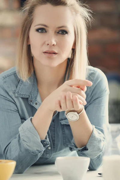 Estilo Vida Mujer Encantadora Casa —  Fotos de Stock