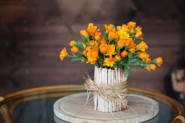 Kytice z kalendáře květin na slunci — Stock fotografie