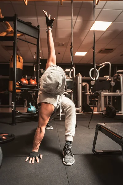 Homme Sportif Barbu Dans Salle Gym Fait Des Exercices Yoga — Photo