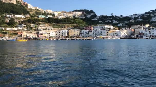 Capri Island Italien Del Marina Grande Huvudhamn Från Havet — Stockvideo