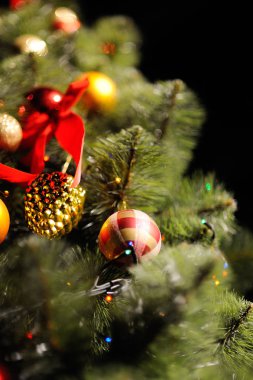 Noel ağacı ve Noel oyuncaklar ile Noel arka plan