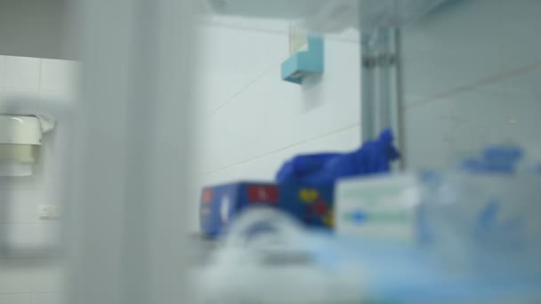 Operatiekamer in een moderne kliniek voor cosmetische of dermatologische — Stockvideo