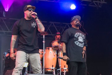 Monterey, CA / USA - 5 / 24 / 15: B-Real and Sen Dog of Cypress Hill Kaliforniya Kökler Festivali 'nde konser verdi. 