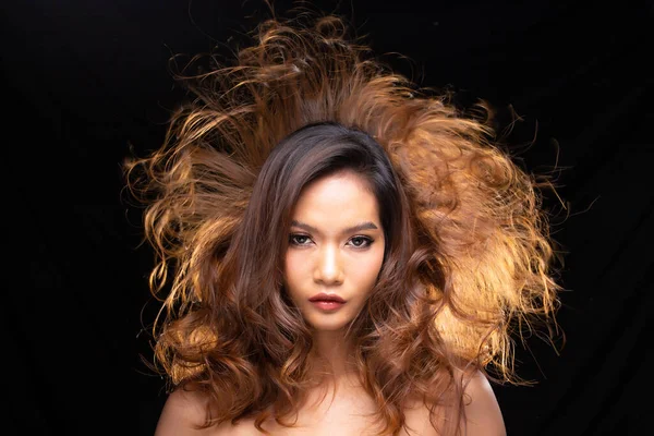 Porträtt Head Shot Talet Garvad Hud Ung Asiatisk Kvinna Blont — Stockfoto
