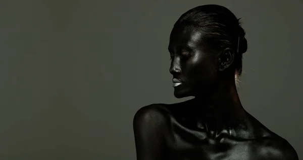 Huvudskott Porträtt Asiatisk Afrikansk Kvinna Färg Svart Kroppen Ansikte Och — Stockfoto